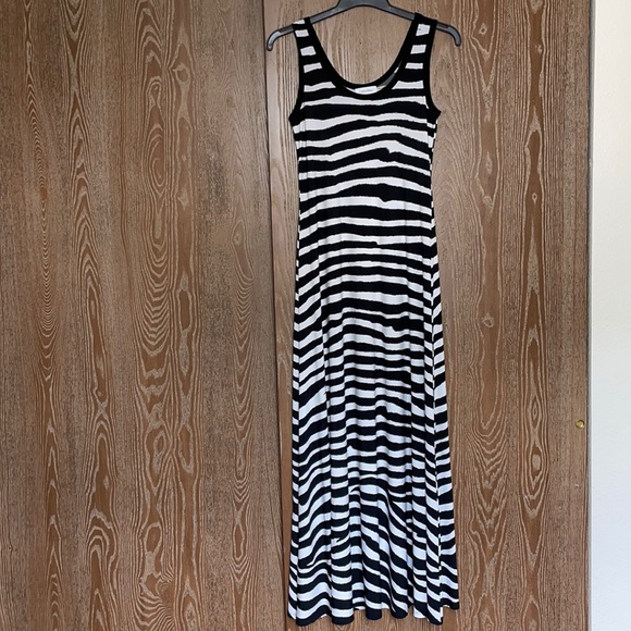 Calvin Klein Dresses & Skirts - Calvin Klein Maxi Dress Black and White Size 6